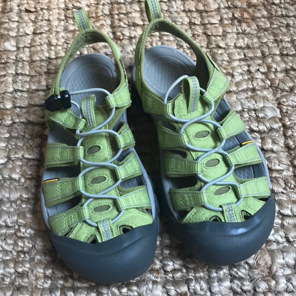 Keen waterproof shoe